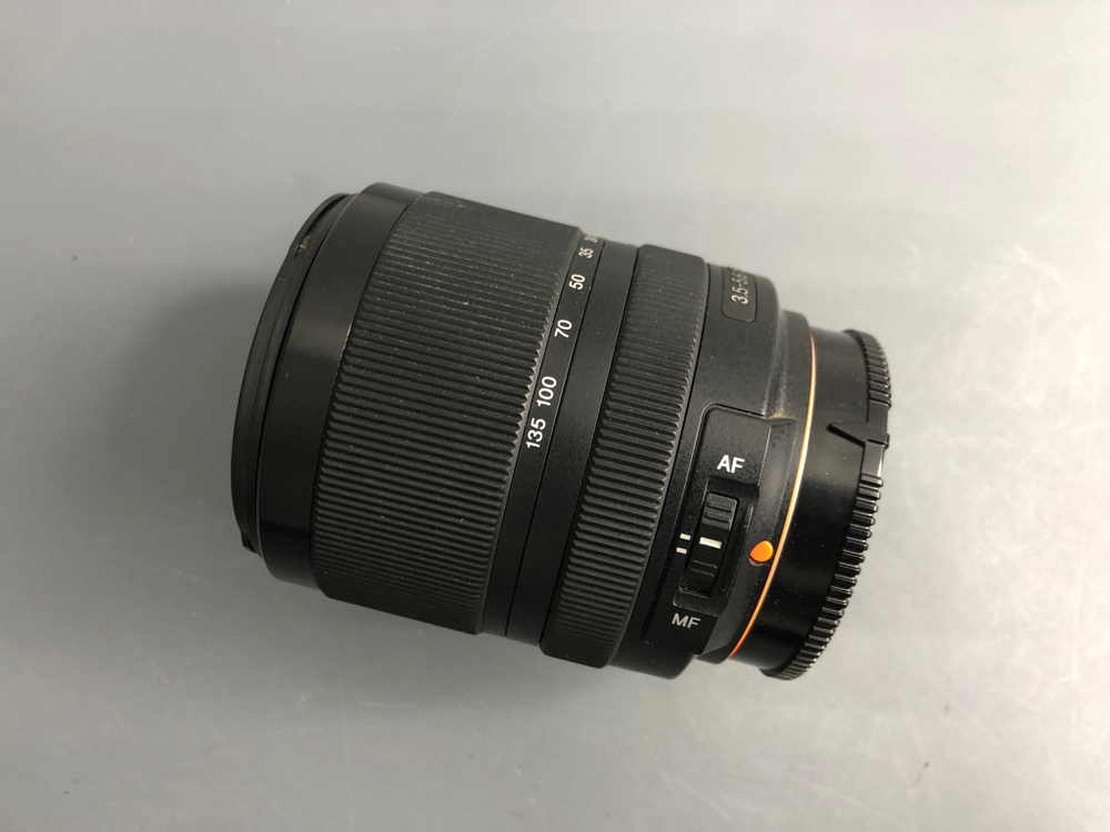 Sony 18-135mm DT 3.5-5.6 SAM