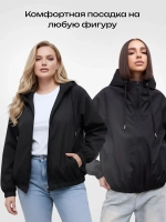 Ветровка с капюшоном