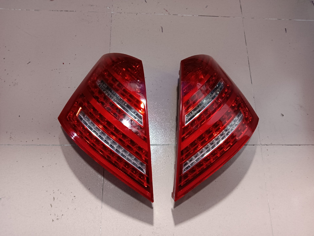 Задний фонарь Mercedes-Benz S-Class W221 S300/S350
