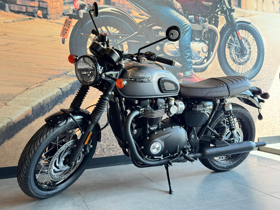 TRIUMPH BONNEVILLE T120 BLACK