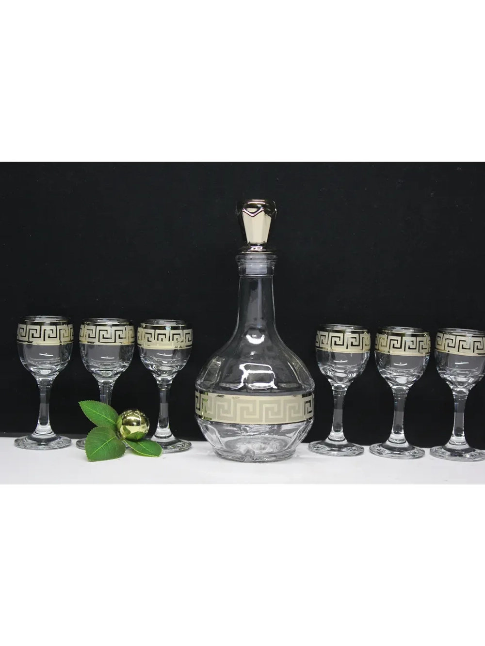 Набор рюмок для водки и графин