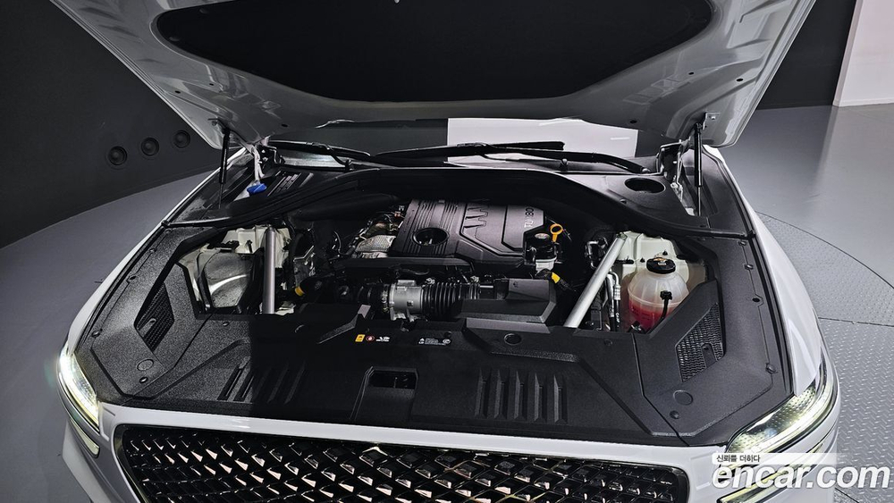 Genesis GV70 2.2 Дизель 2WD (02.2021)