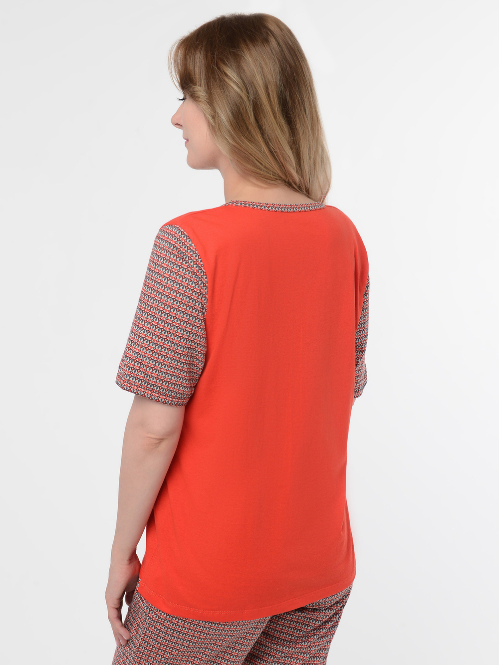 Футболка Ф-063Х/алый-геометрия