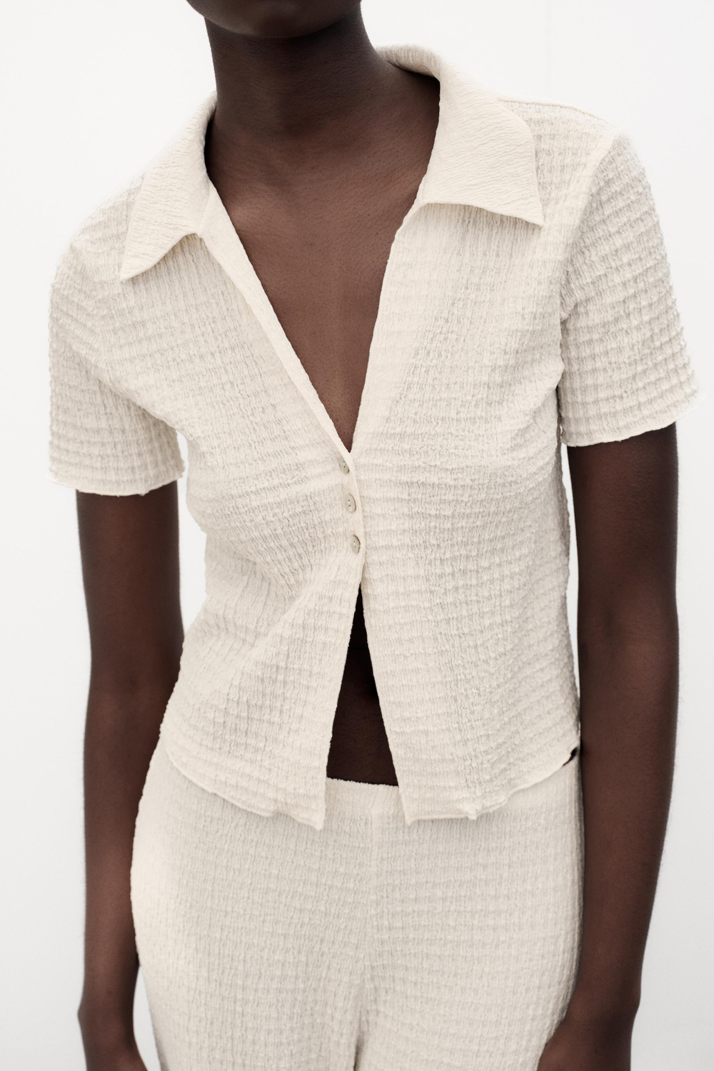 ZARA УКОРОЧЕННЫЙ ЖАКЕТ ИЗ РЕЛЬЕФНОЙ ТКАНИ, ЭКРЮ