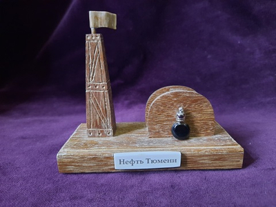 Визитница "Вышка с каплей нефти", бивень мамонта, красное дерево