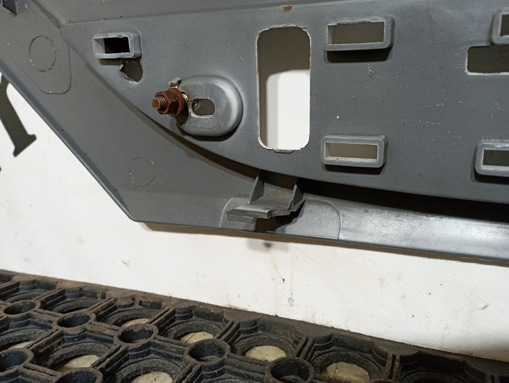 Накладка бампера центральная