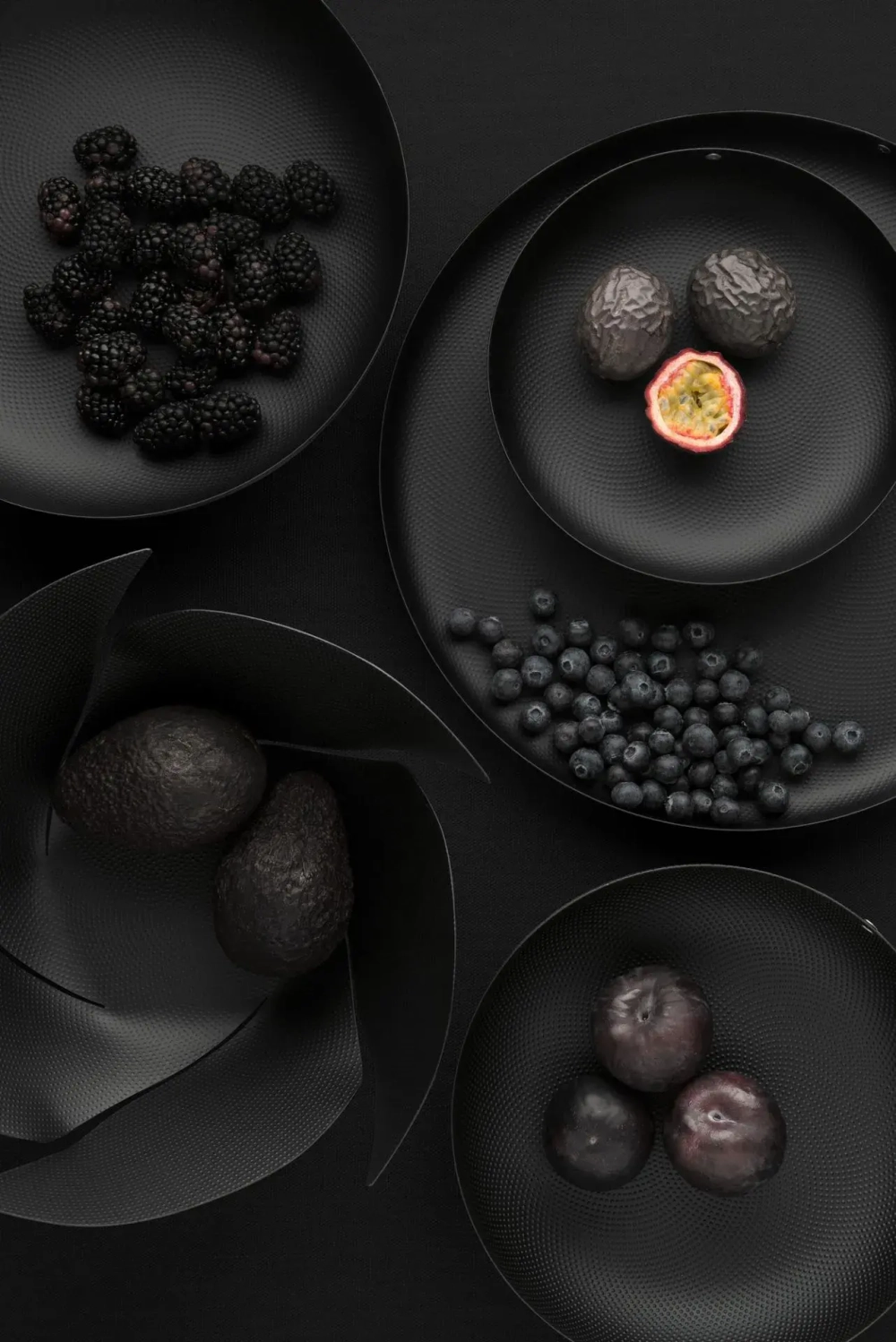 Alessi Миска Texture 29 см черная