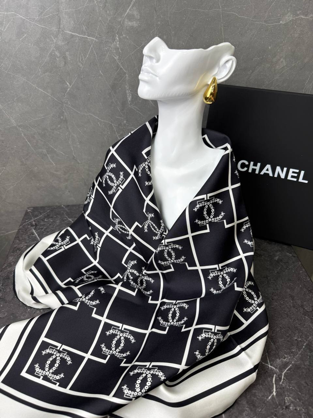 Платок Chanel