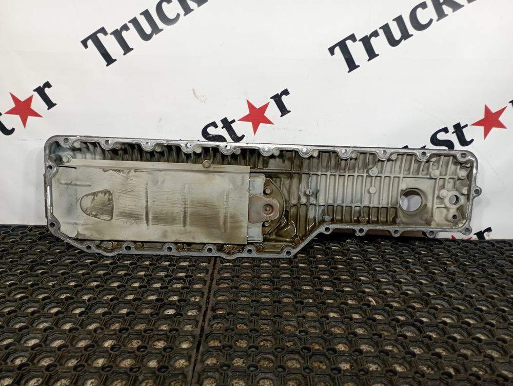 Крышка масляного радиатора