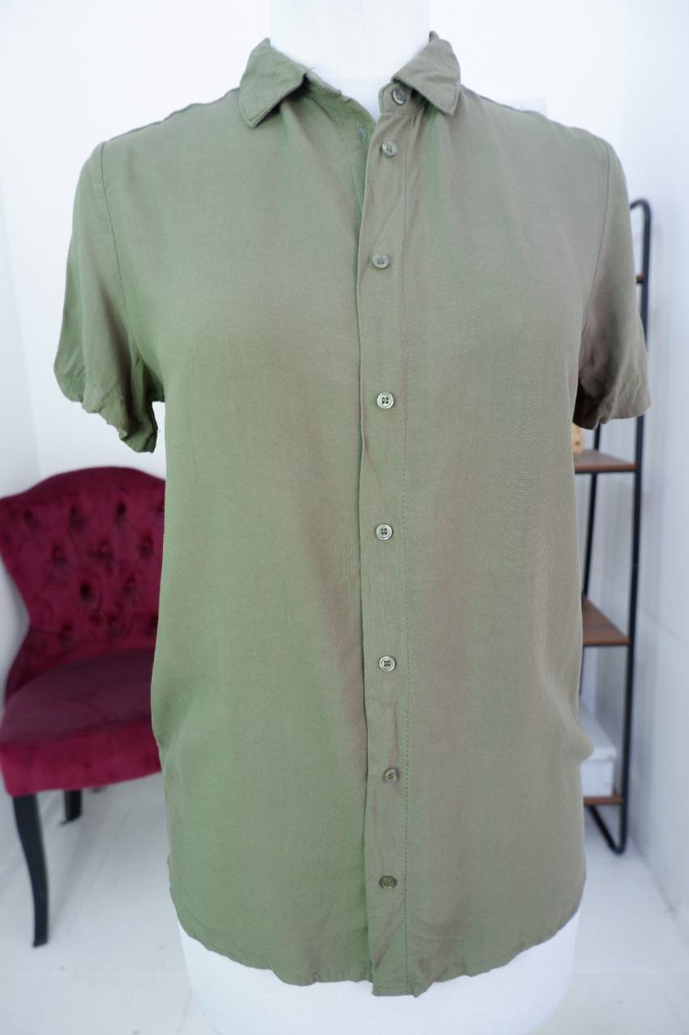 Рубашка цвета хаки из приятной мягкой вискозы 44 размер