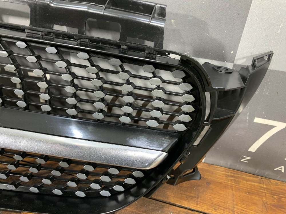 Решетка радиатора Mercedes E (W213 C238) 16-21 БУ A2388881400