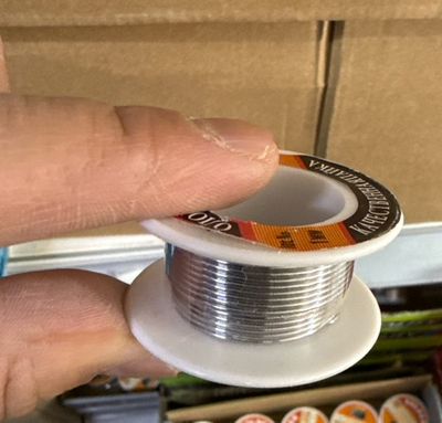 припой в катушке мал