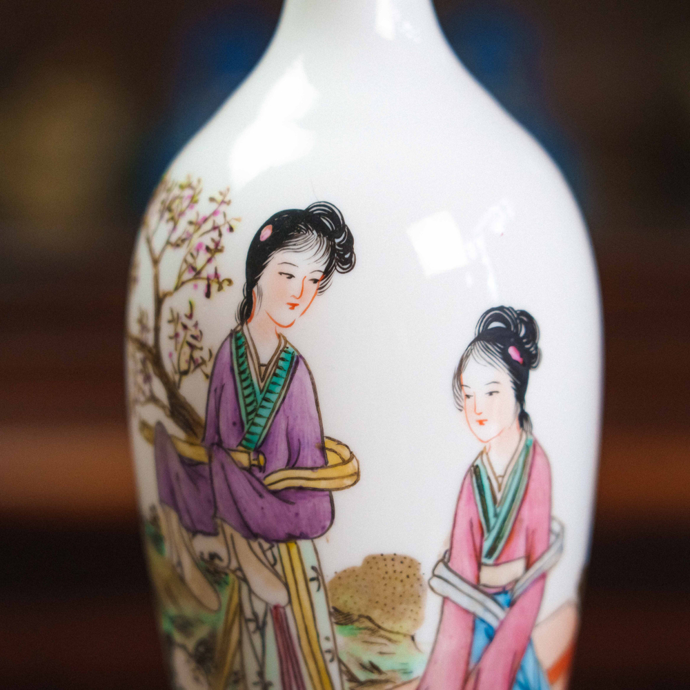 Ваза «Дамы у цветущего дерева»