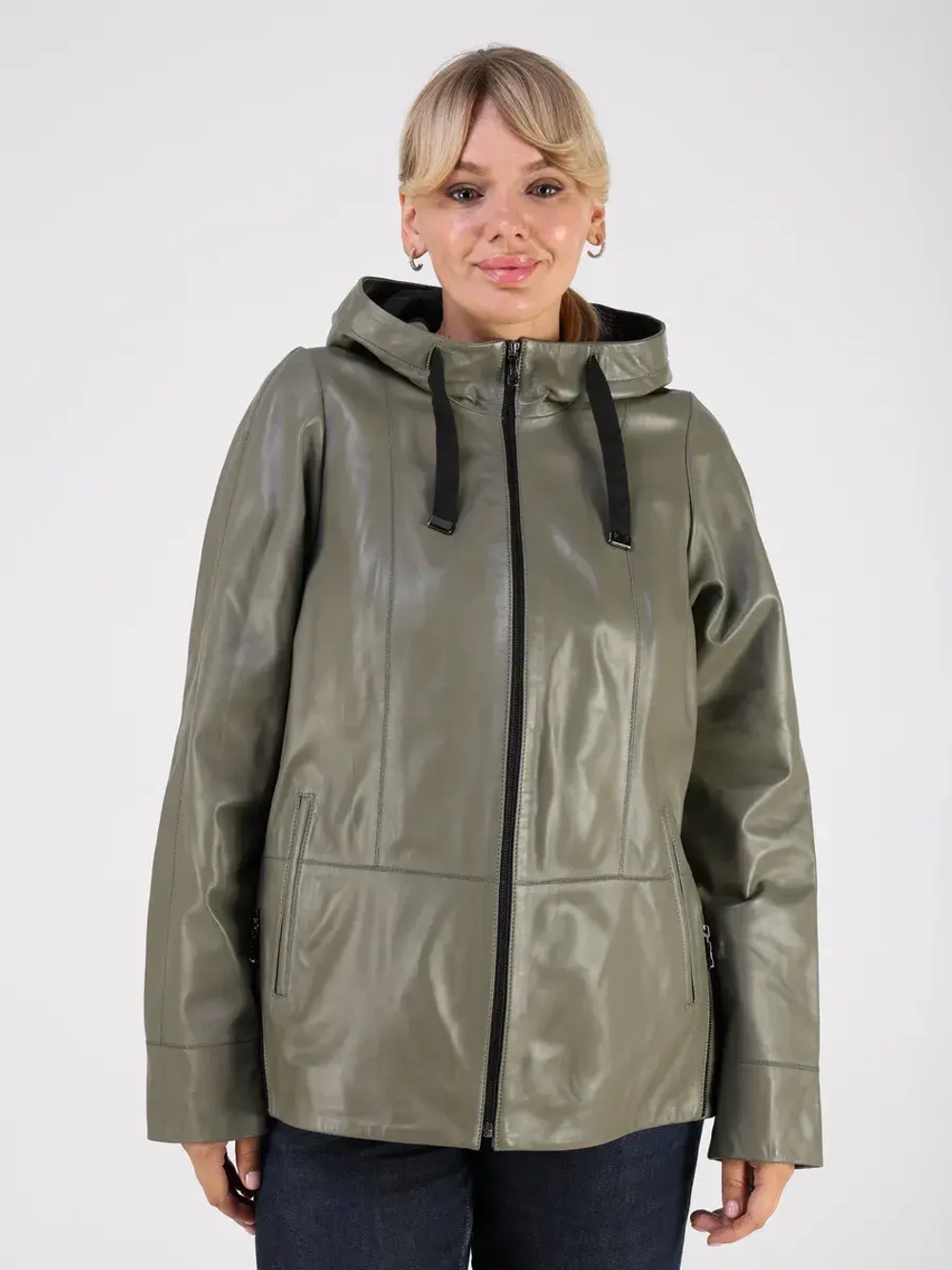 Кожаная куртка демисезонная с капюшоном