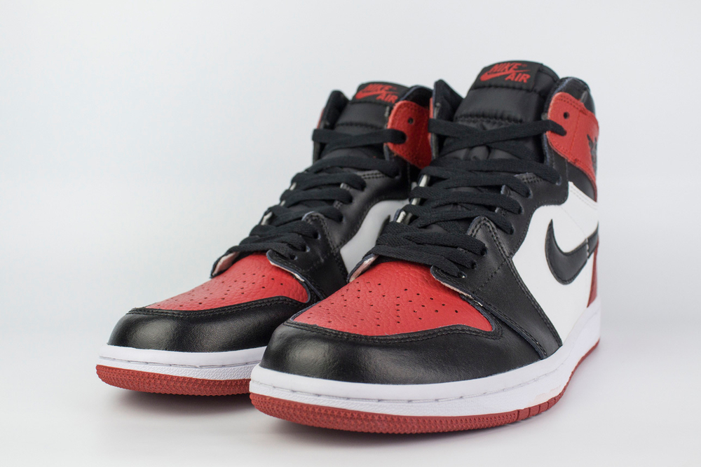 Кроссовки Nike Air Jordan 1 Bred Toe 2018 Wmns