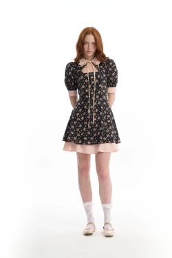 Платье-мини корсетное с отложным воротником