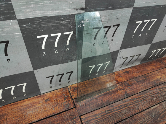 Стекло двери задней левой Suzuki Grand Vitara XL-7 98-05 Б/У Оригинал 8455652D00