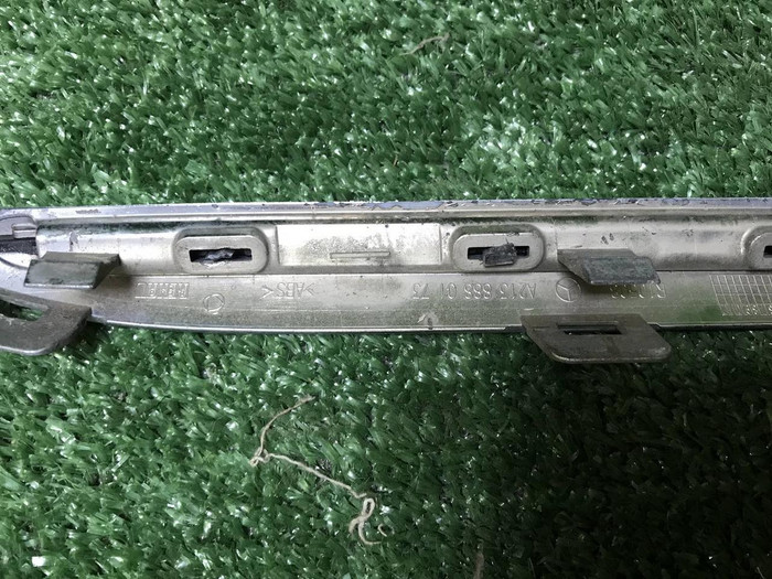 Молдинг решетки радиатора Mercedes E W213 (16-21)