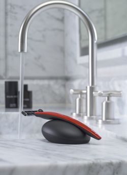 Подарочный набор Bolin Webb R1, бритва R1-S красная, подставка R1 черная (BW GIFTBOX STAND R1 RED)