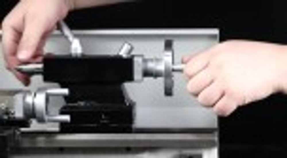 Станок токарный Visprom SPV-180x300 39001200