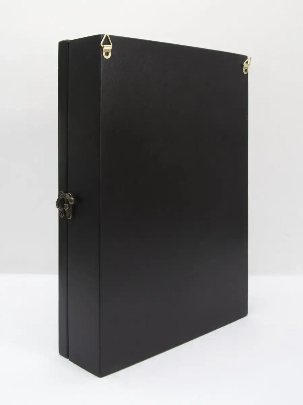 Ключница настенная в прихожую закрытая