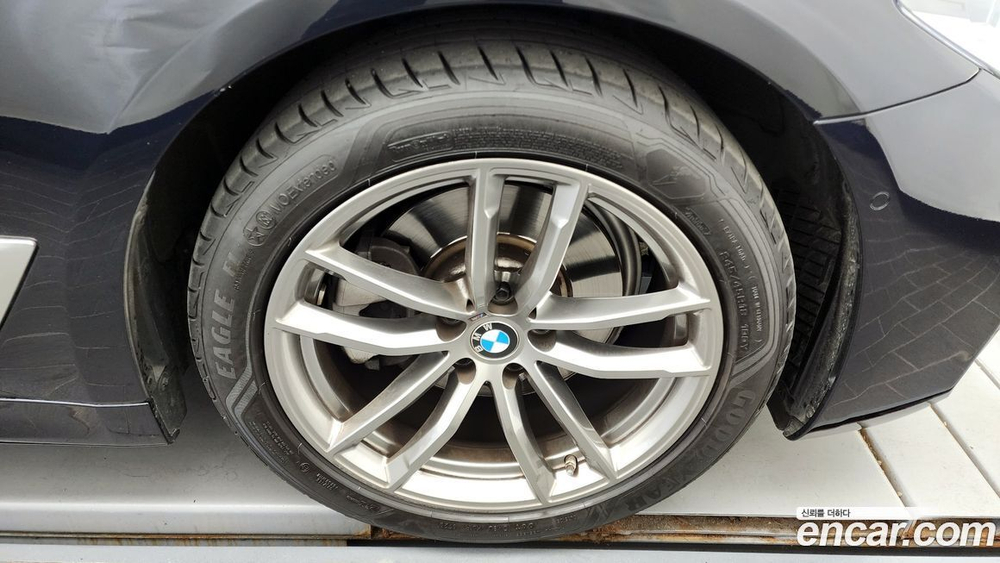 BMW 5 Series (G30) 520i M Sports (07.2020)