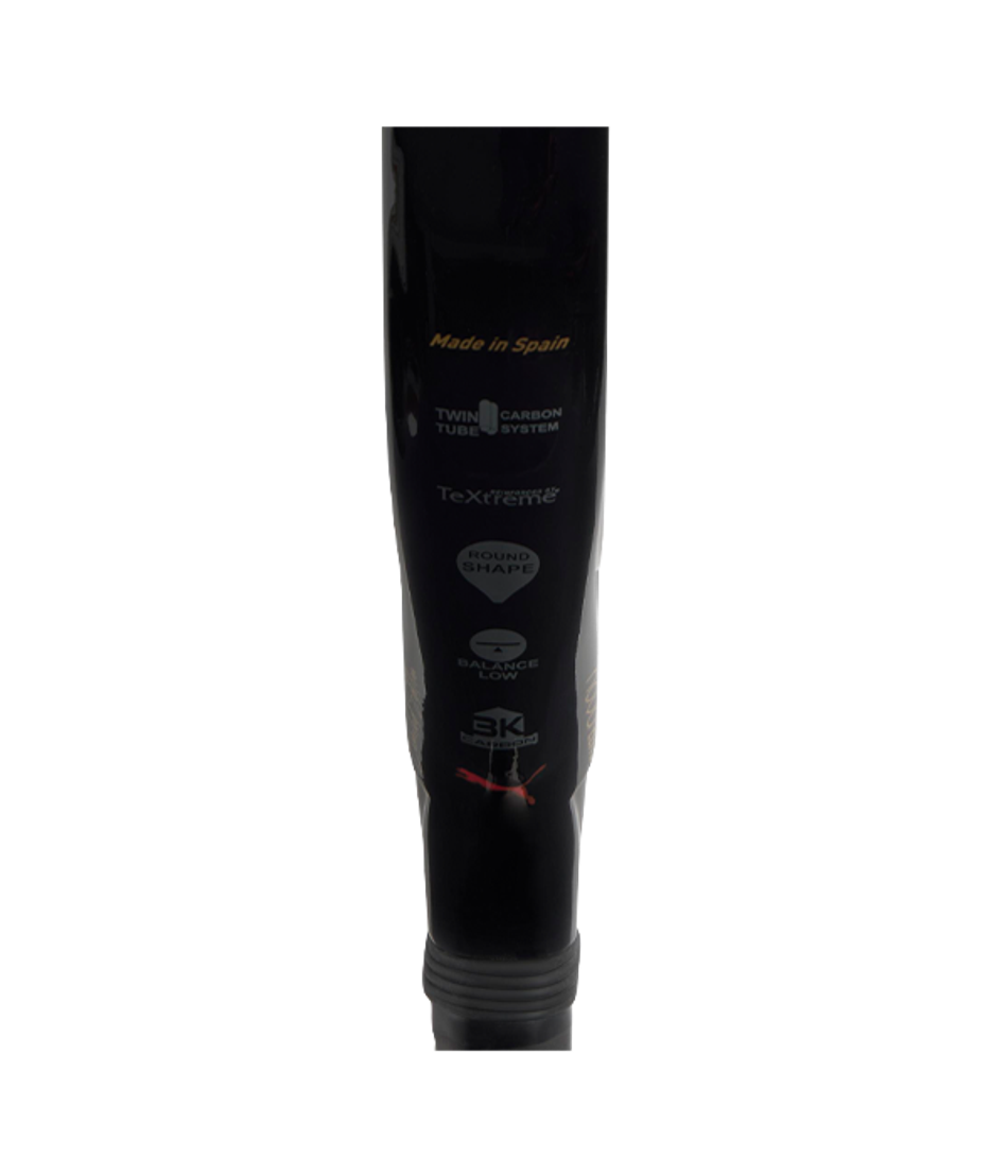 Ракетка Puma Nova Elite 2025 — чёрно-оранжевая модель Momo González