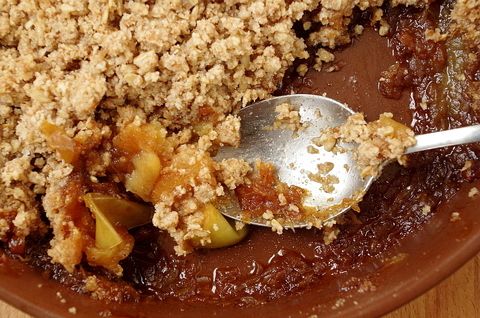 Цельнозерновой яблочный крамбл