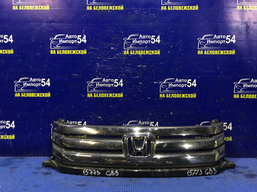 Решетка радиатора Honda FREED SPIKE 2010-2014