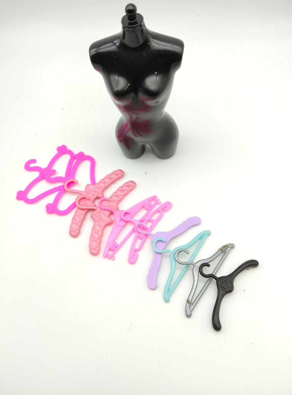 Аксессуар для куклы Барби винтаж - лот вешалок 0709