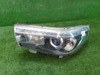 Битая Фара левая Toyota Hilux 8 (2015-2020) LED