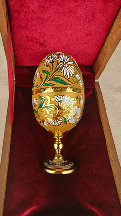 Сувенир Яйцо-рюмки "Ромашки" с эмалью (златоустоуская гравюра)