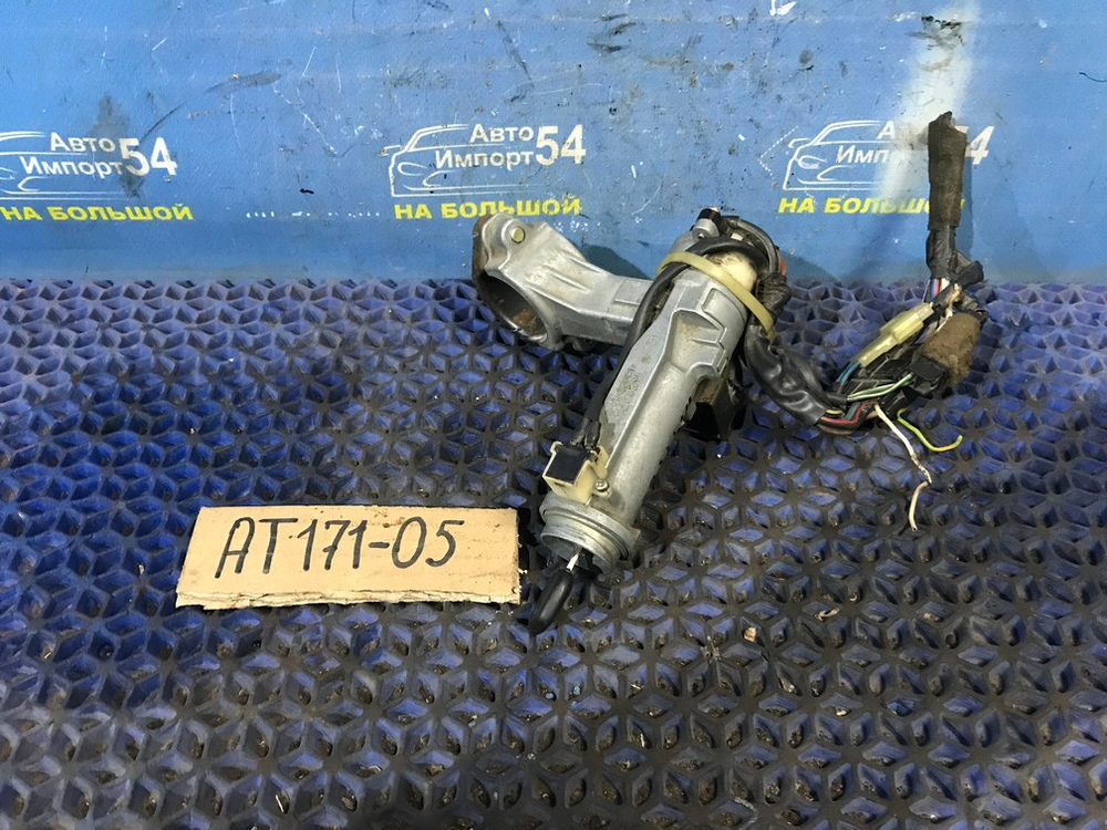 Замок зажигания TOYOTA CARINA 1990