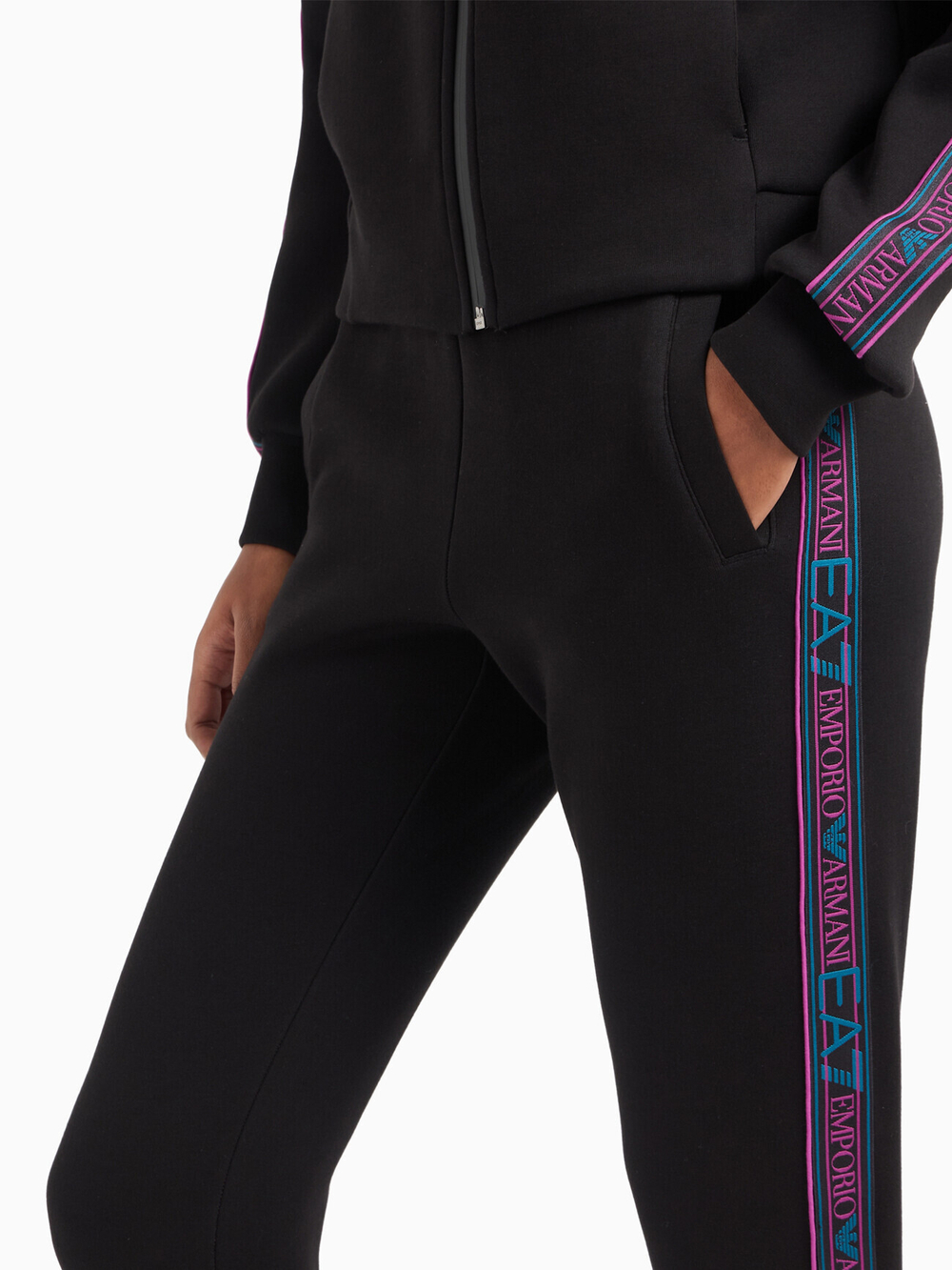 Костюм женский Tracksuit EA7