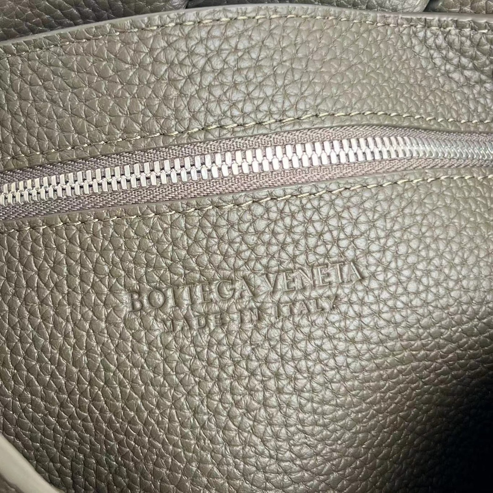 Bottega Veneta Diago 22 cm