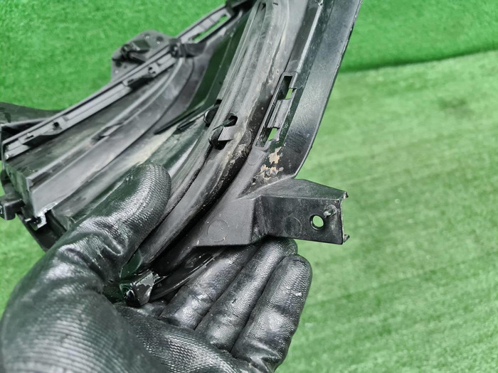 Накладка ПТФ левая Kia K5 (2019-2023)