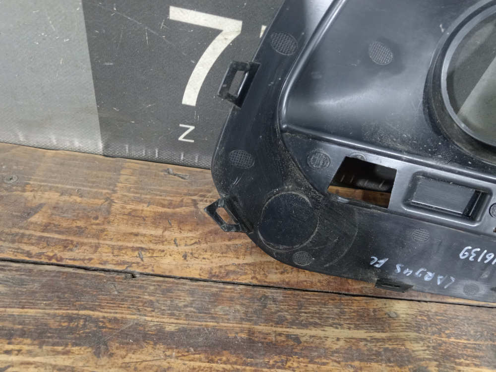 Накладка ПТФ правая LADA Largus 21-нв Б/У Оригинал 8450090861