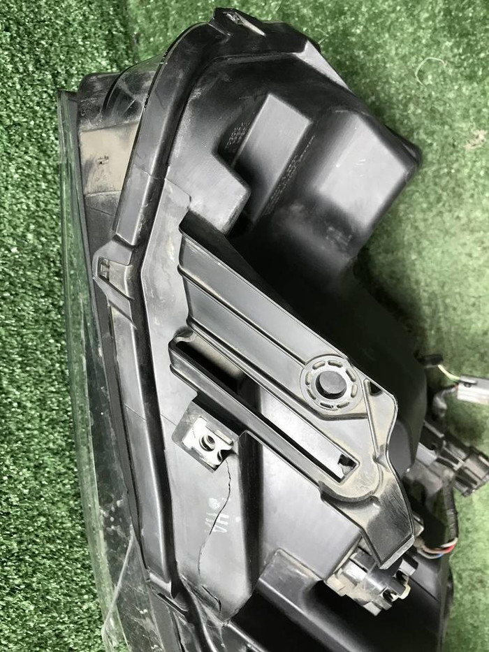 Битая Фара левая Infiniti QX80 (2017-2024) LED