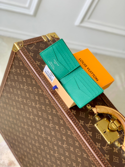 Louis Vuitton Slender