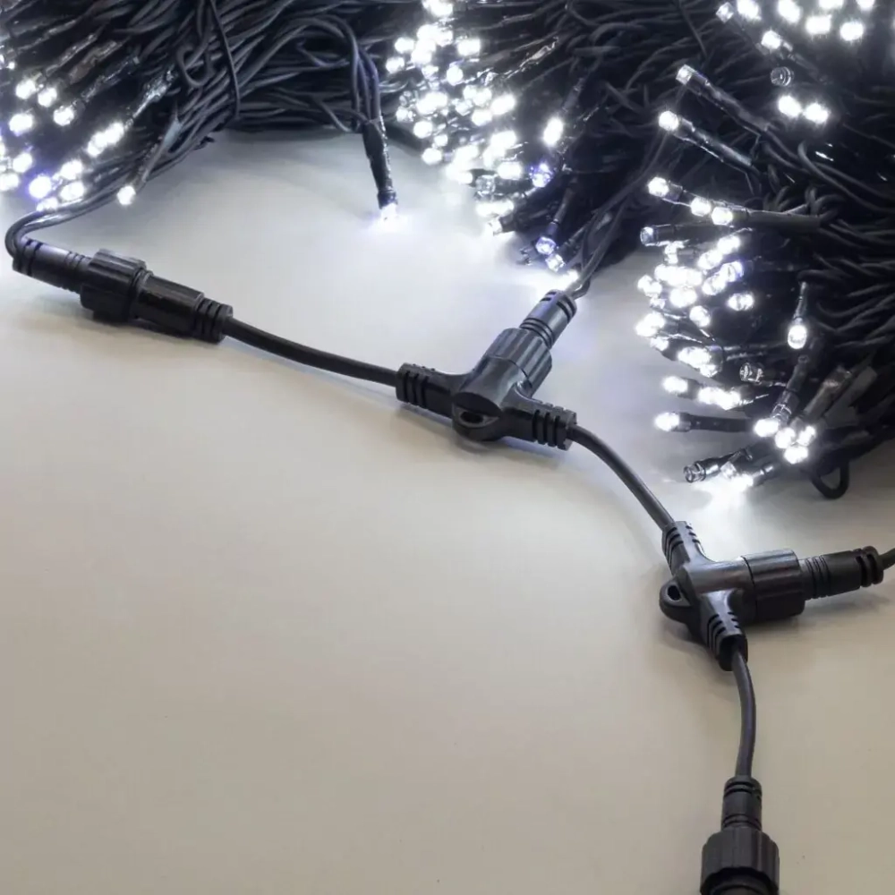 Комплект гирлянды на деревья 60 м., 3 луча по 20 м., 24V, 600 холодных-белых LED ламп, с мерцанием белого диода, черный каучук, IP54, LTC (ECO600BLW-11-1W)