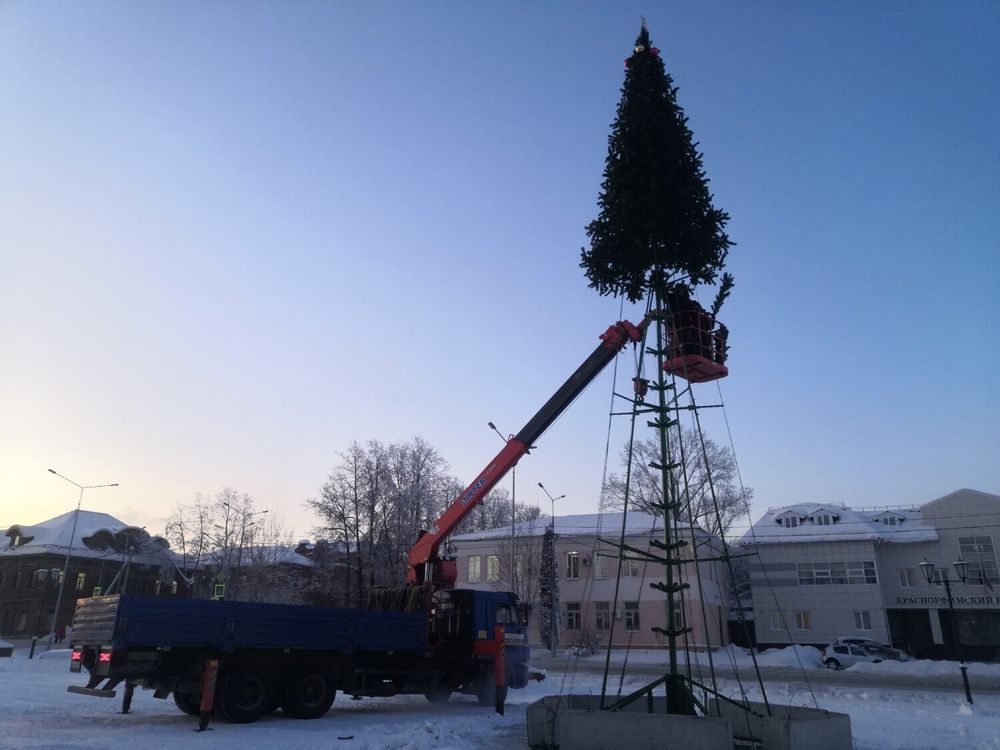 Уличная елка ствольная "Альпийская" (пвх) от 3 до 22 м