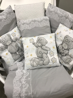 Комплект в кроватку 18 предметов "Мишка Тедди" серый, кружева-сатин