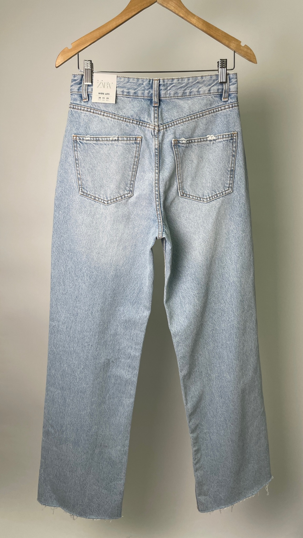 Джинсы Zara