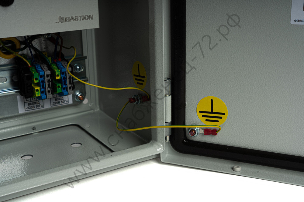 SKAT-V.220AC-800VA исп.5 ИБП 220В 600Вт 2 АКБ внешние Off-Line синусоида корпус IP65