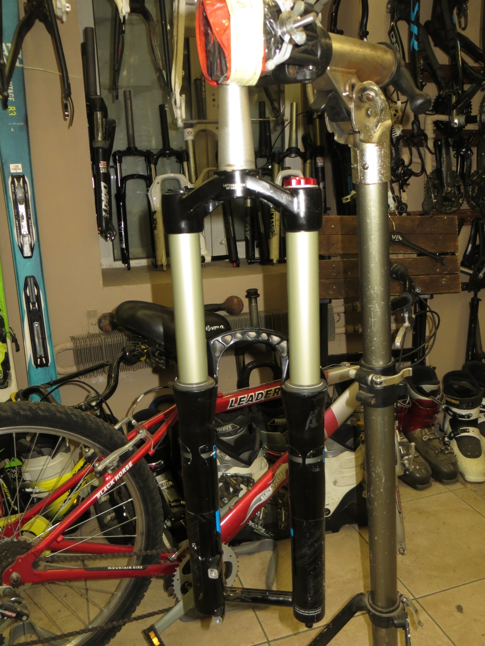 Вилка X-Fusion Vengeance R Coil Spring