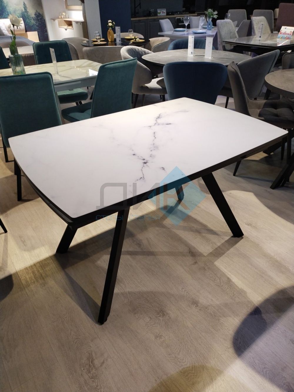 Стол DikLine US120 опоры чёрные