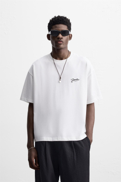 ZARA ФУТБОЛКА С ВЫШИВКОЙ ПРИНТОМ, БЕЛЫЙ