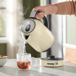 KitchenAid Чайник 1,7 л с кремом EAN 8003437645532