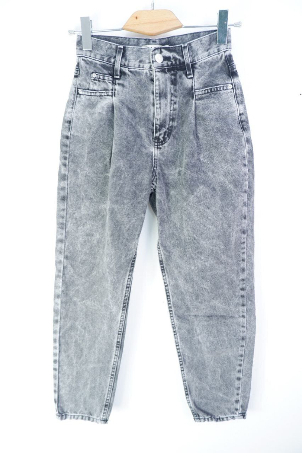 Джинсы Gloria Jeans актуального кроя и цвета 42 размер