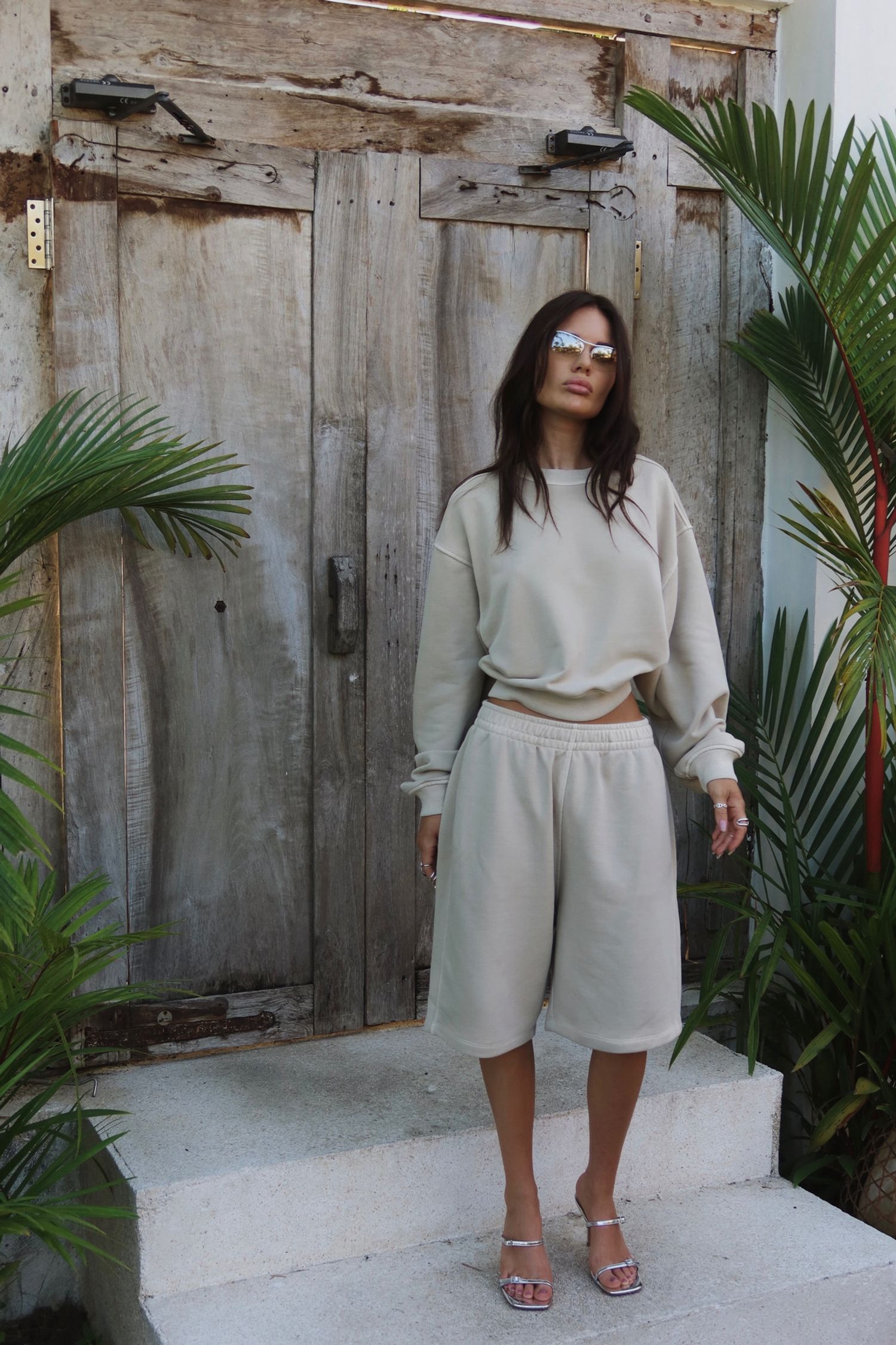 бермуды с эффектом варки, белый камень